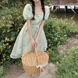 法式泡泡袖碎花连衣裙女收腰方领蓬蓬裙公主风短款裙子2026夏新款