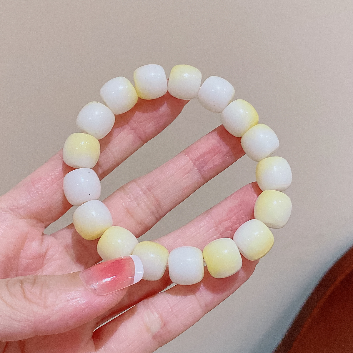 Tiktok mismo gradiente de color placa jugando pulsera estudiante partido dedo bobinado suave descompresión pulsera de cuentas Yiwu pequeña joyería al por mayor