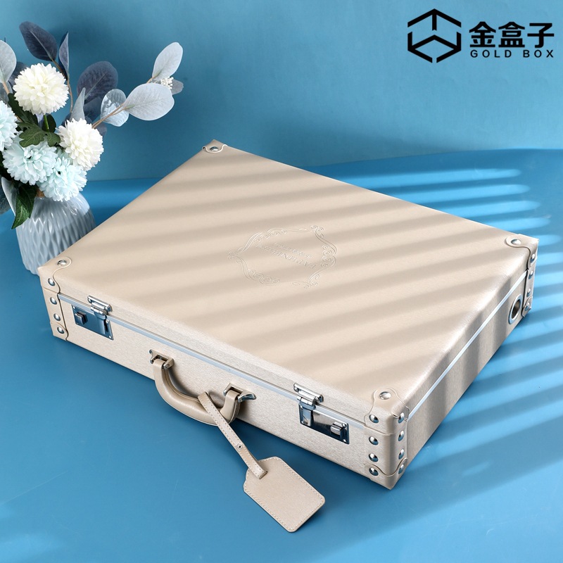 厂家直销 棉被衣物收纳箱特大号 家用皮质玩具储物收纳箱设计