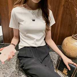 女装别致小众短袖T恤女宽松2022年新款夏季刺绣设计感甜辣上衣服