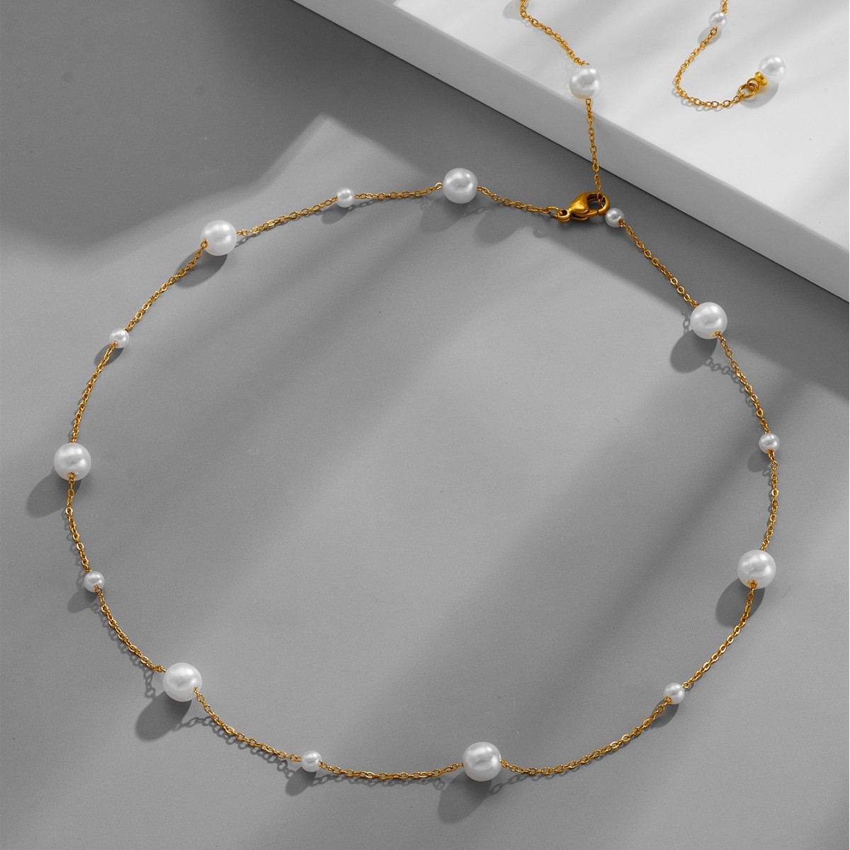 Luxe parelketting met magneetsluiting voor dames_voghion.com
