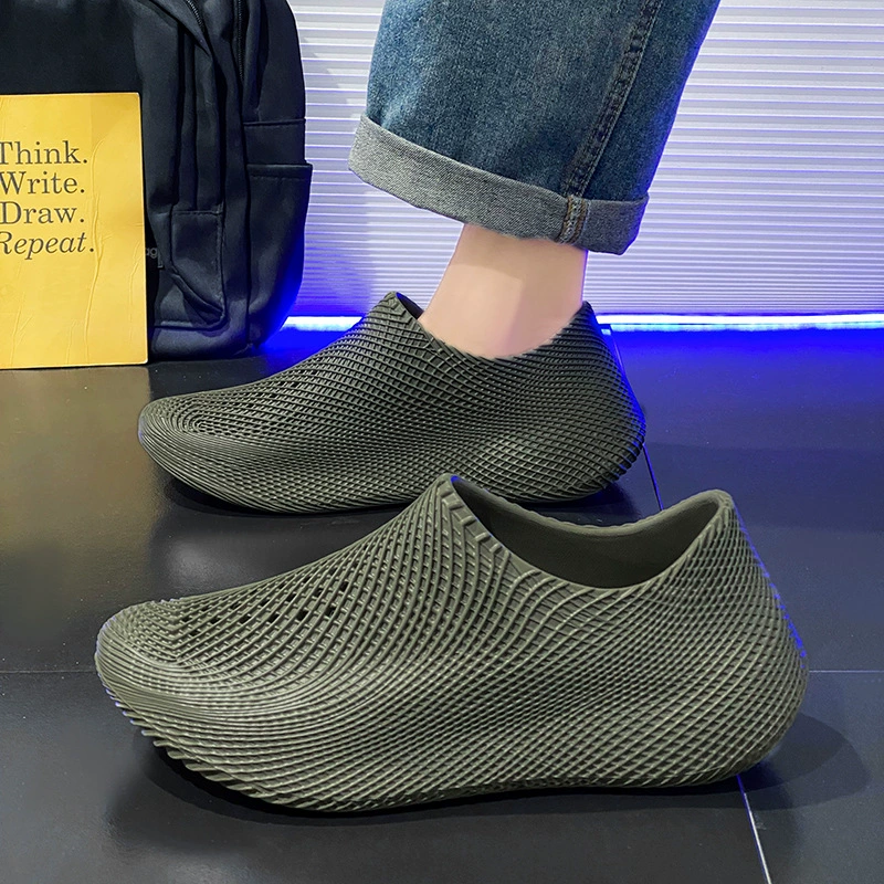 Трансграничная внешняя торговля сплошная цветная пещерная обувь пара 2025 новая летняя надевательная пляжная сандалия спортивные и повседневные тапочки