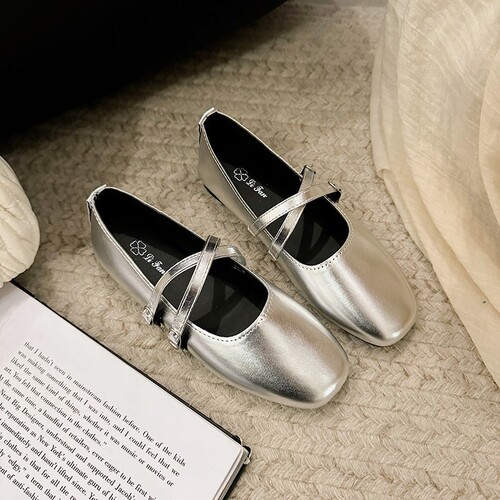 Women's Korean Version New French Retro Fairy Mary Jane Shoes with Square Head, Shallow Mouth, and Inner Heel Lift