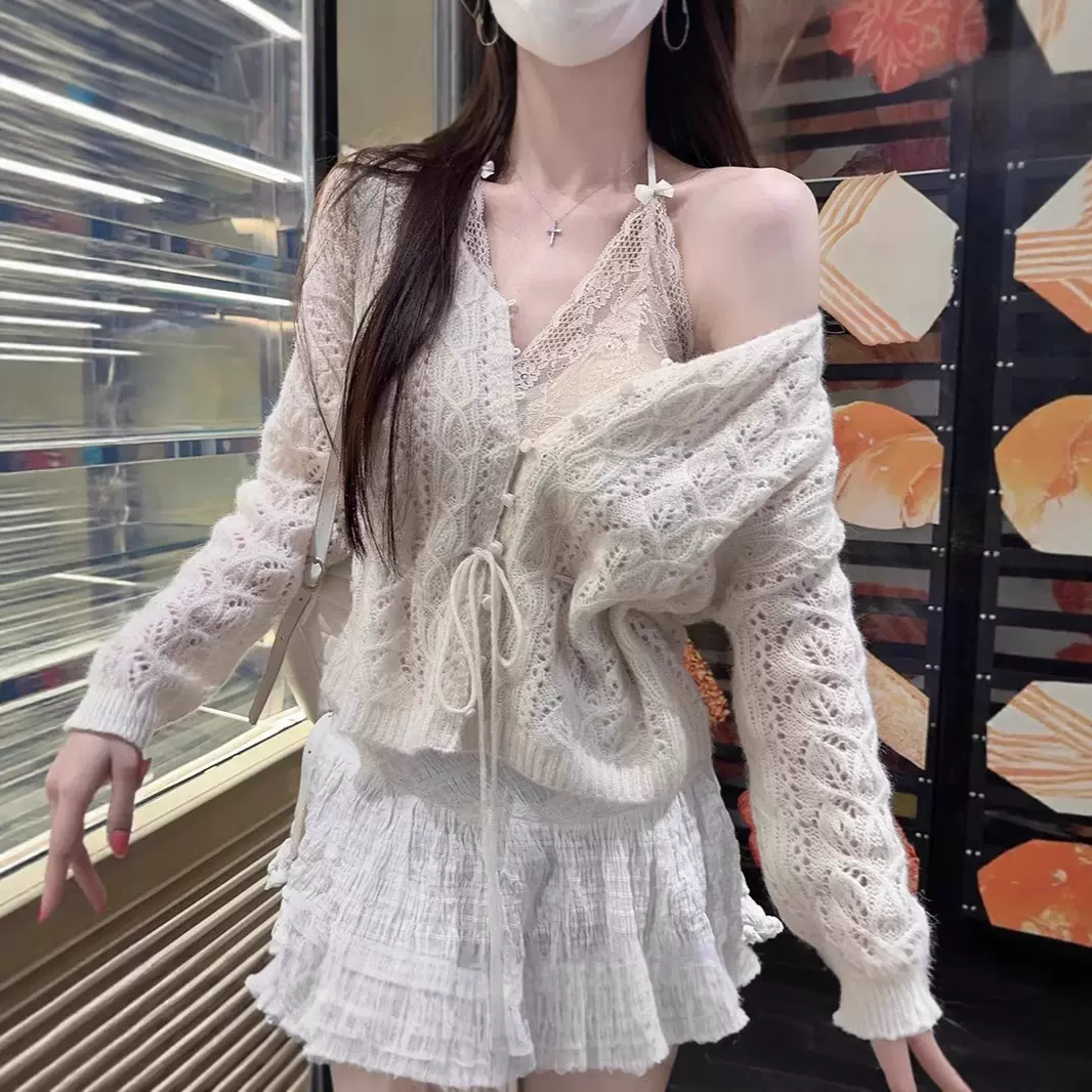春秋温柔风奶白色镂空钩花毛衣开衫女新款马海毛v领针织外套上衣