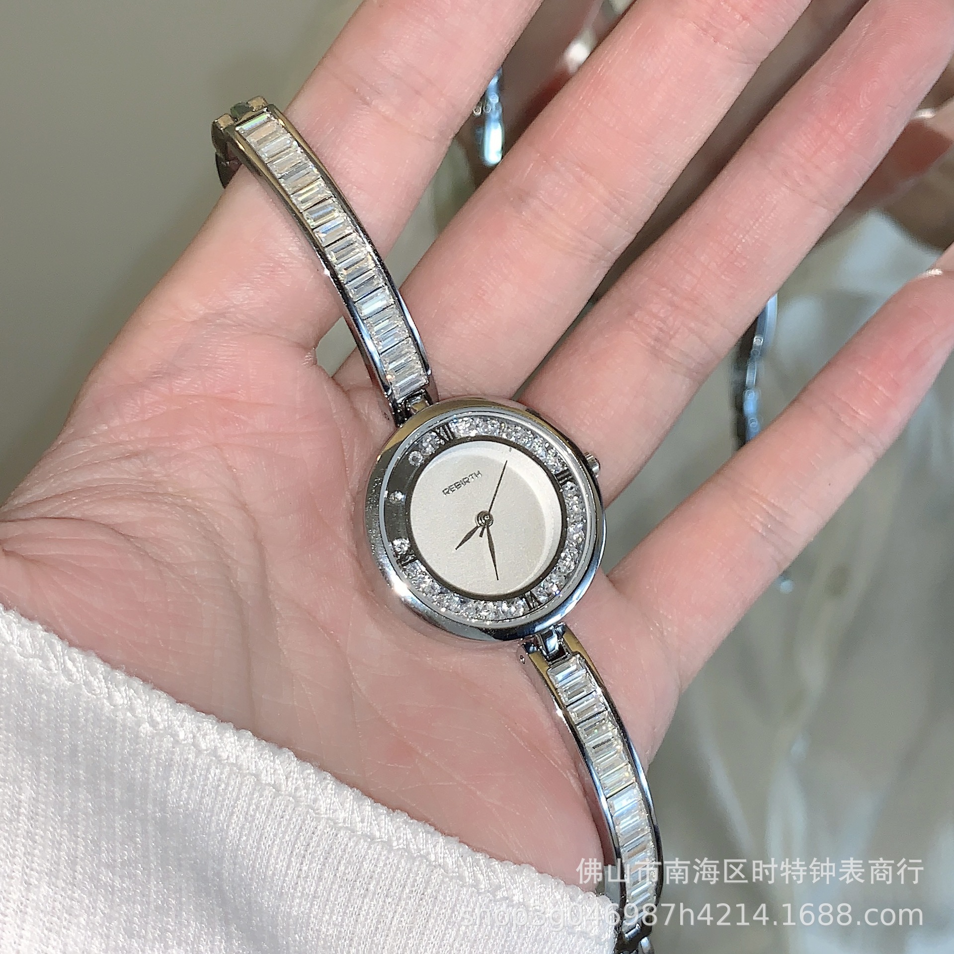 Live broadcast hot selling niche temperament full diamond bracelet watch women's Elegant Starry Sky exquisite light luxury high-grade Chanel style