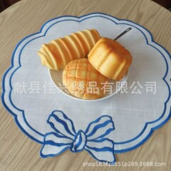 亜麻の竹の節の刺繍の園の形の食事のマットの四角形の蝶結びの皿の布は国境を越えてよく売れています。