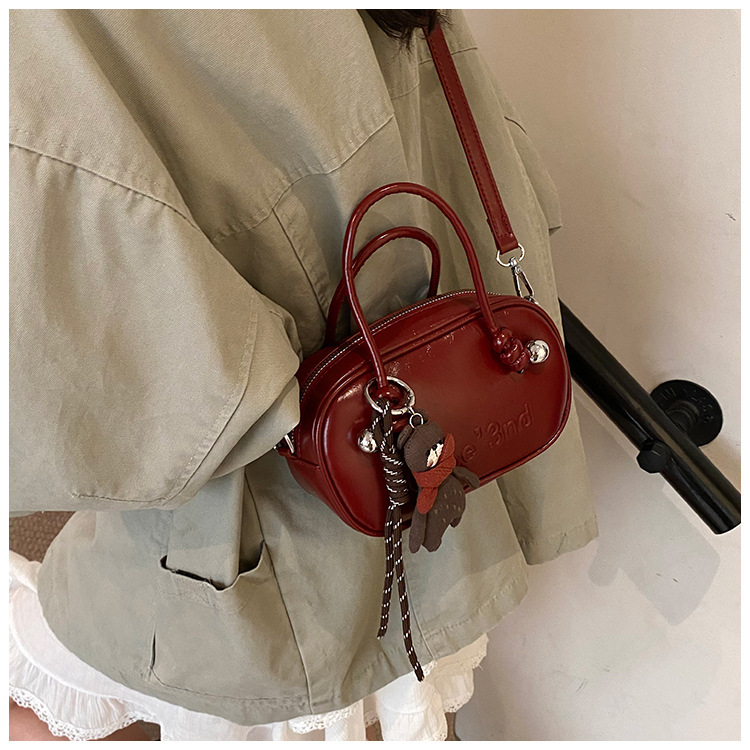 Retro soft leather solid color pillow bag for women, 2025 new trendy and fashionable single-shoulder crossbody bag, versatile hand-held bowling bag undefined