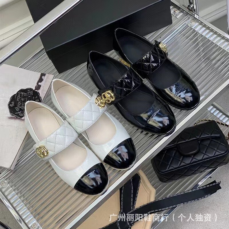 Chanel-Style Square-Toe High-End Leather Mary Jane Shoes with Shallow Cut, Diamond Pattern Buckle, and Hidden Platform, Featuring Chunky Heels