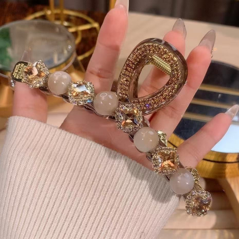 Cat's Eye Bead Small Square Sugar Brick Women's Grab Clip Temperament Light Luxury Fashion Simple Advanced Heavy Industry Elegant Hair Accessories Shark Clip