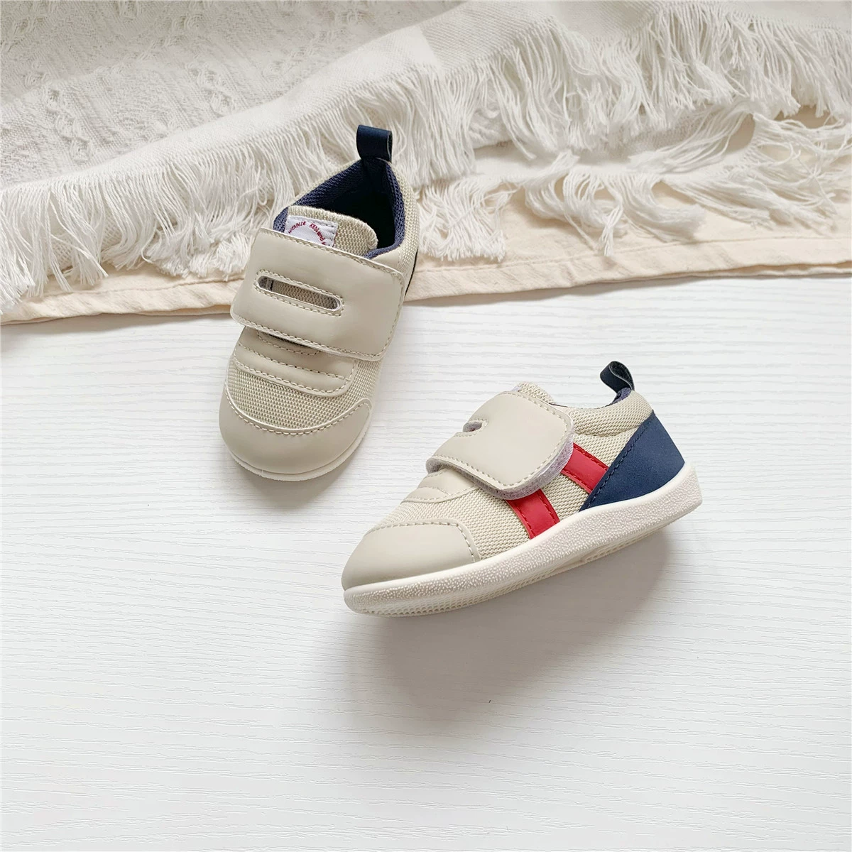 Экспортный заказ, осенняя новая детская обувь на мягкой подошве для малышей, детская сетчатая детская обувь на липучке для мальчиков и девочек