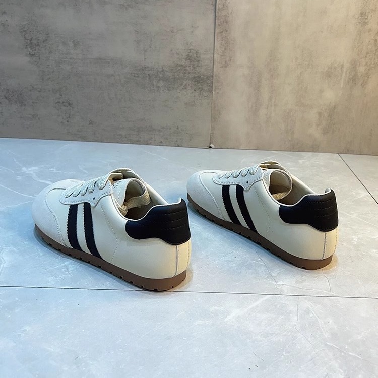 Forrest Gump Damen 2024 Frühjahr Neue auffällige Füße Kleine flache Unterseite Casual Sports Board Vielseitiges deutsches Training Little_voghion.com