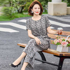 洋气妈妈夏装套装2026新款中老年人夏季阔太太高端洋气时髦两件套