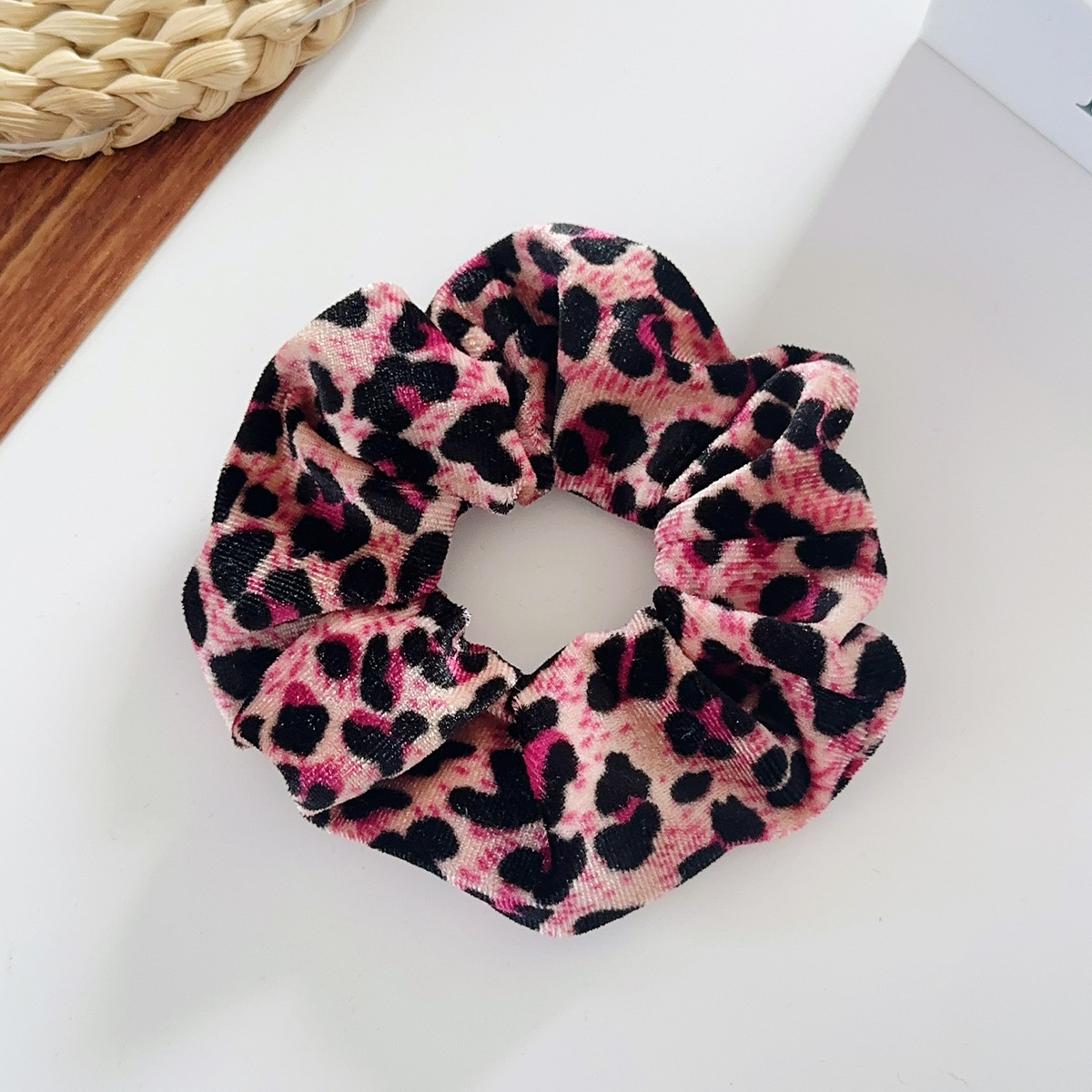 15g Weight Hair Tie Hair Accessories Type 1 Piece Quantity Flannel Material Leopard Pattern Autumn&Winter Season Women's Gender Vintage Style Style Autumn Winter Plaid Velvet Large Elastic Hair Band High Elasticity Hair Tail Hair Band Velvet Hair Accessories 16