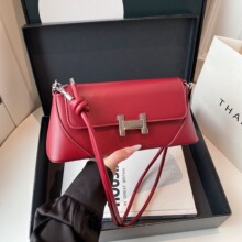 时尚简约H扣斜挎包女百搭高级感单肩包2026新款轻奢潮流感小方包