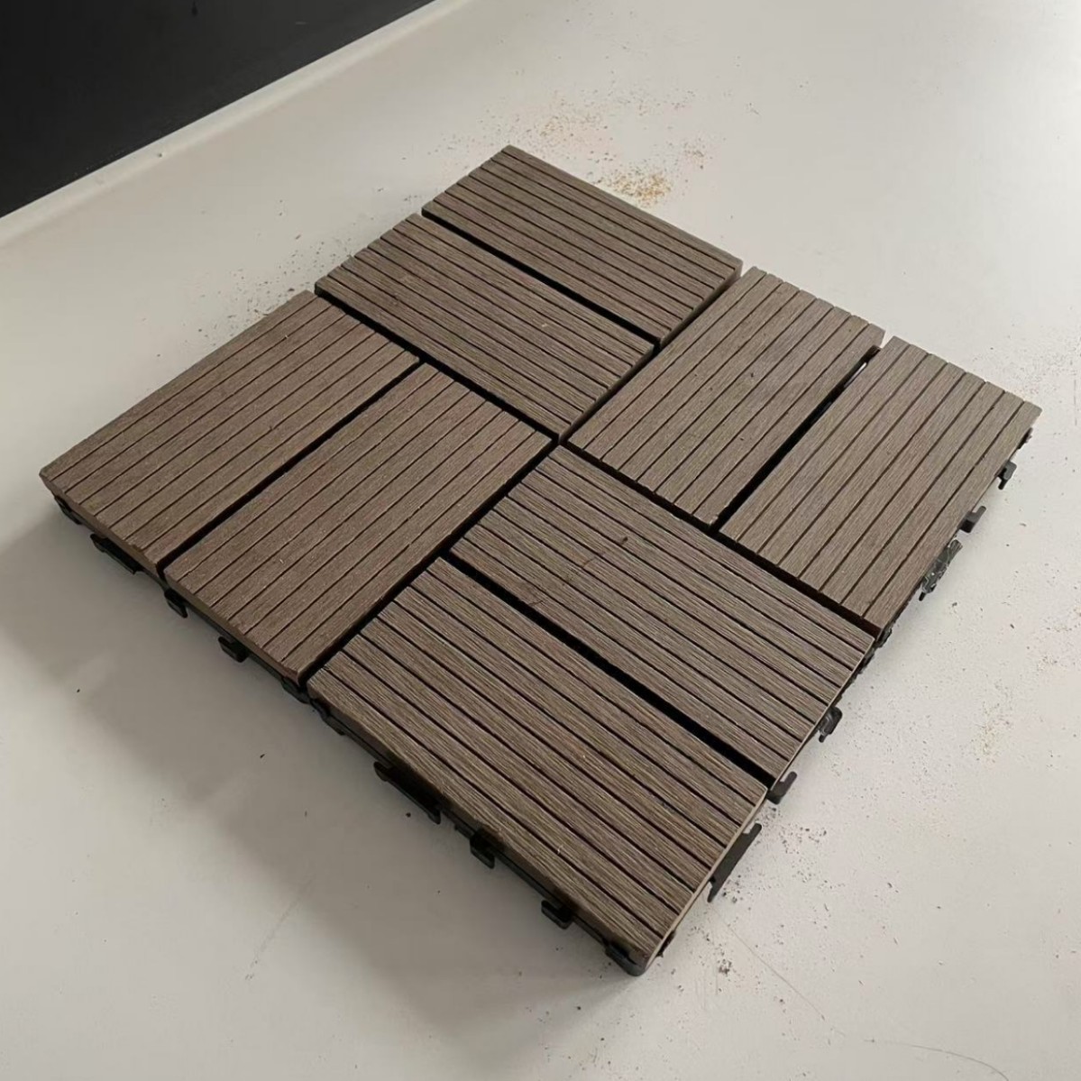 Fabricante de madera plástica DIY madera plástico pequeño piso 300 * 300 * 22 image 5