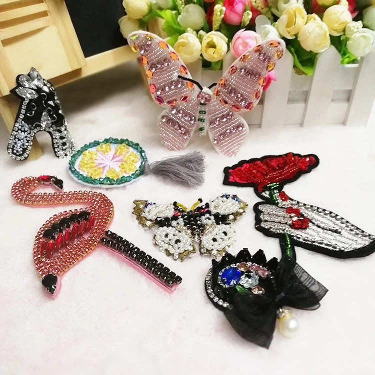 新款推荐粉色蝴蝶礼服胸花 精美鞋花亮片泡珠辅料手工DIY服装辅料