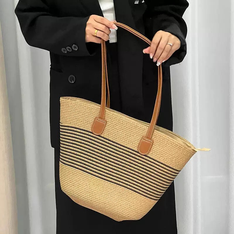 Woven Straw Woven Bag 2025 Summer New Commuting Large Capacity Striped Shoulder All-match Fashionable Beach Bag for Women