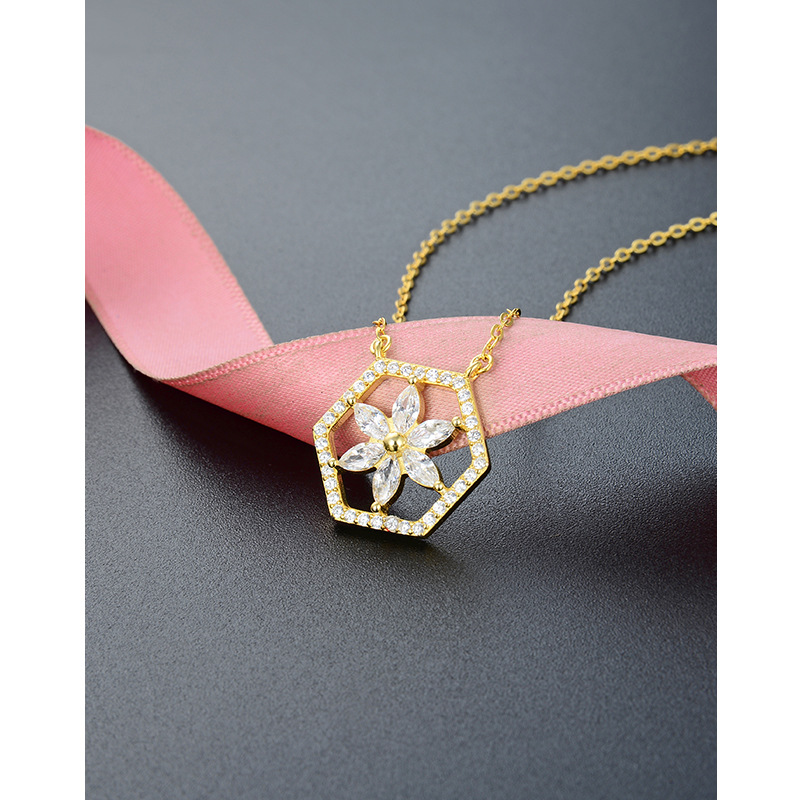 925 plata esterlina collar de diamantes hexagonal de lujo ligero nicho diseño de alta sensibilidad colgante de flores de cadena de clavícula