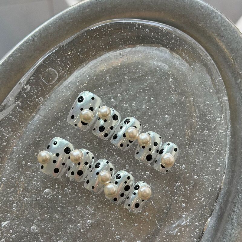 【Nai Shi】Pearl Black and White Polka Dot Ins-style Graffiti Art Design, Brightening, Purely Handmade Wearable Nails, Export Model 【Nai Shi】Pearl Black and White Polka Dot Ins-style Graffiti Art Design, Brightening, Purely Handmade Wearable Nails, Export Model