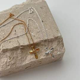 项链;耳钉;戒指