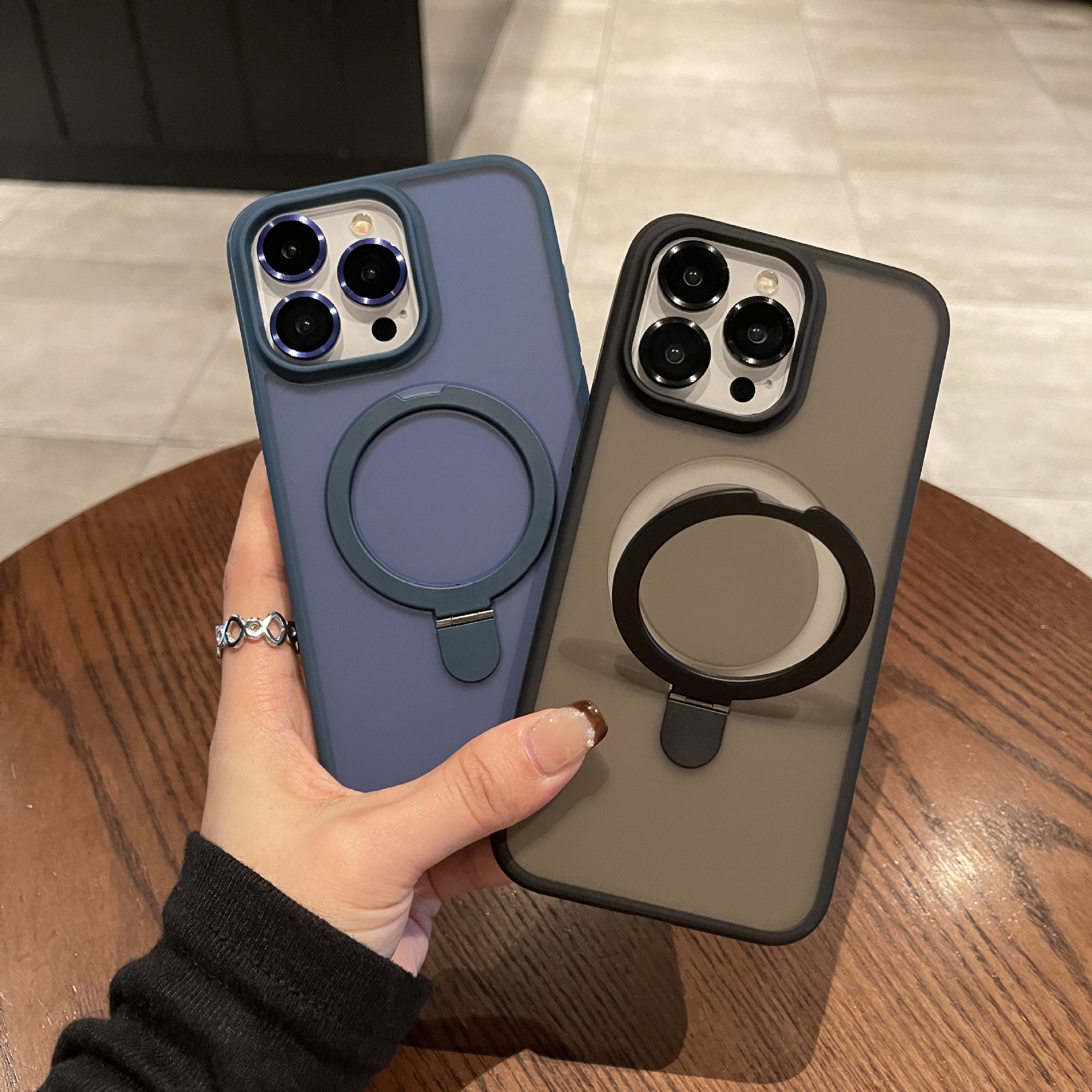 Funda para teléfono móvil con soporte de pivote iPhone16, succión magnética 11 Película de lente Apple 17PRO 13 Funda protectora esmerilada