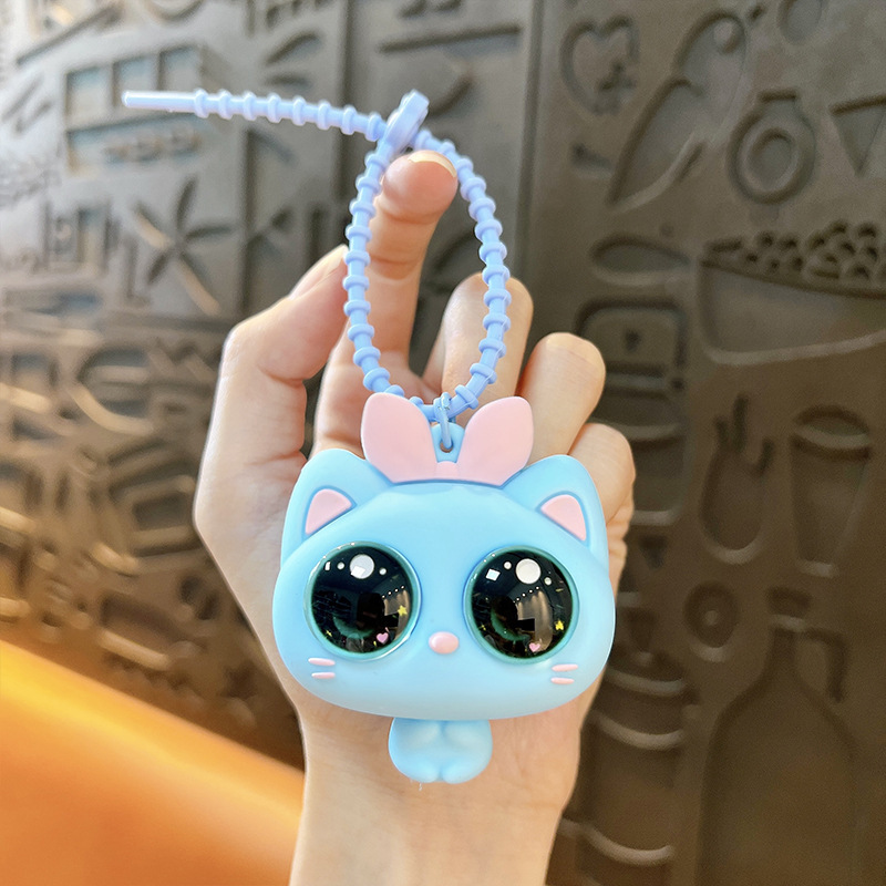 クリエイティブかわいい爆発目ガールピンチキーホルダー楽しい減圧バッグペンダント学生おもちゃキャッチャーギフト|undefined