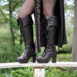 2025亚马逊独立站跨境外贸新款欧美女式粗跟高筒前系带大码女靴