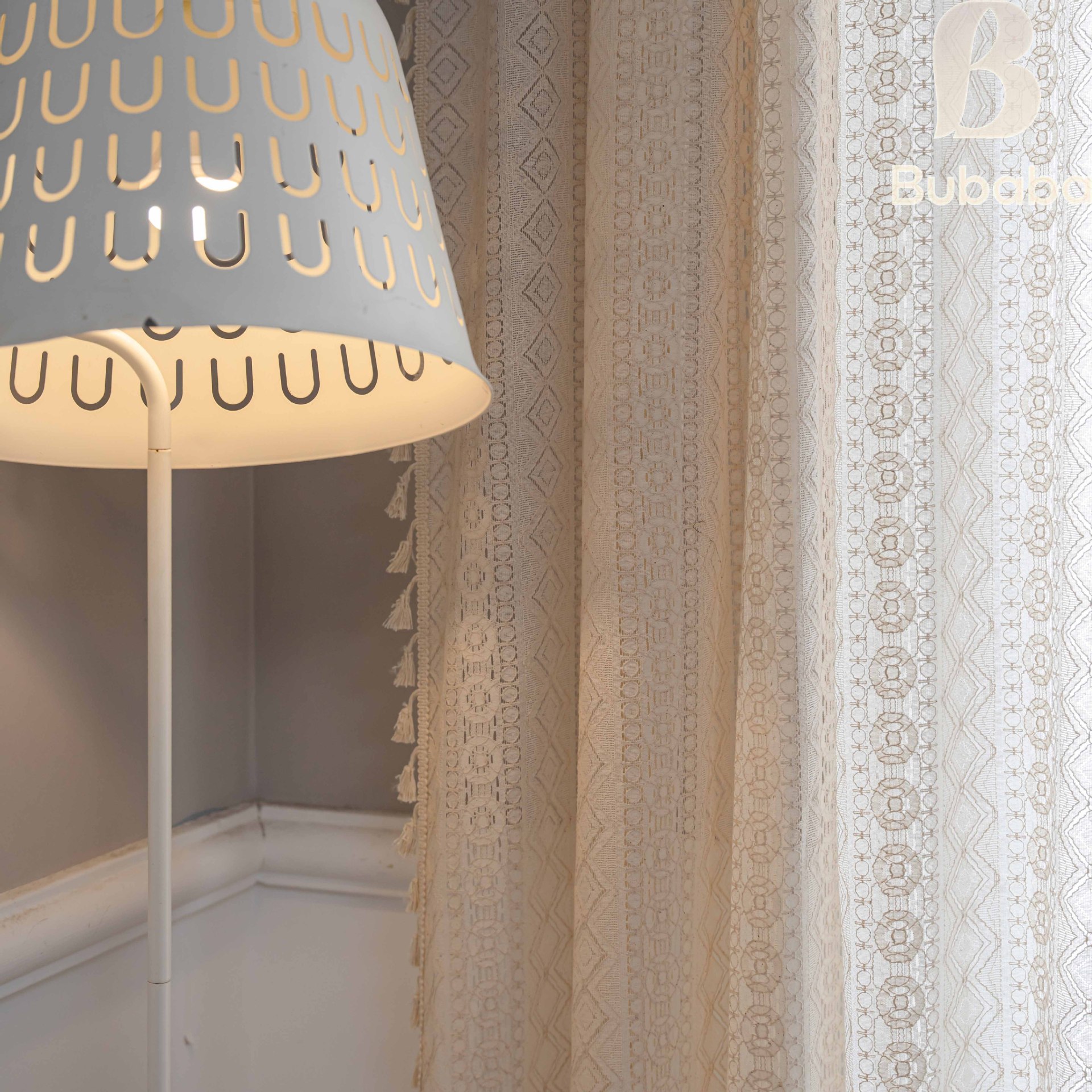Cortinas boémias com borlas para quarto sala de estar e janela_voghion.com