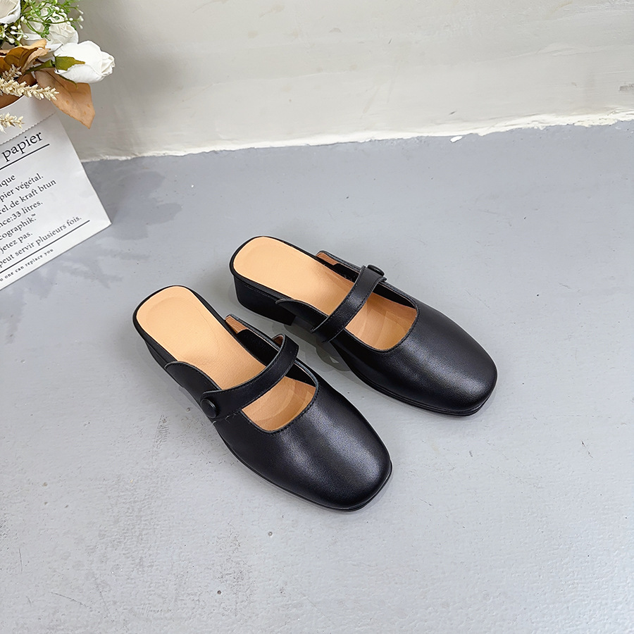 Leather slippers low-cut
