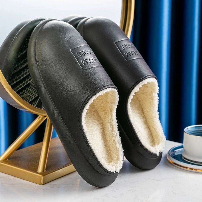 Zapatillas acolchadas de algodón para hombres, zapatos acolchados de algodón engrosados antideslizantes impermeables para el invierno, zapatillas acolchadas de algodón para el hogar de la pareja para el invierno