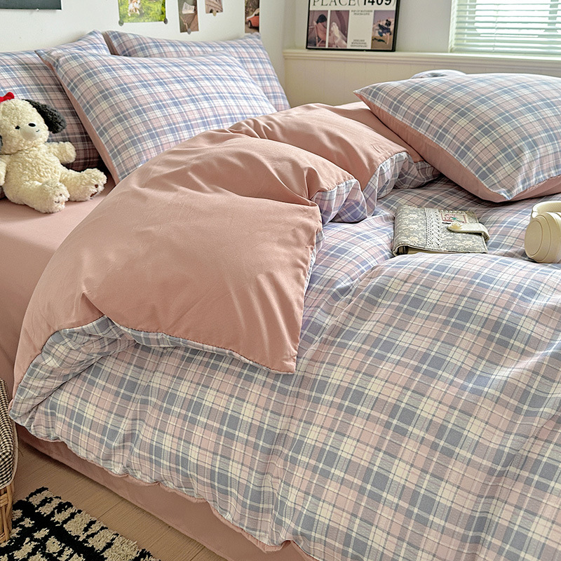 Juego de cuatro piezas de algodón lavado de alta calidad, funda nórdica con estampado a cuadros simple, juego de tres piezas estilo sábana para dormitorio individual de estudiantes, venta al por mayor