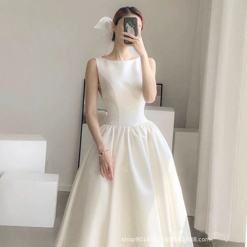 Light Satin Wedding Dress for Petite Women, Suitable for Marriage Registration, Engagement, Everyday Wear, Travel Photography, Graduation, and Evening Gown Light Satin Wedding Dress for Petite Women, Suitable for Marriage Registration, Engagement, Everyday Wear, Travel Photography, Graduation, and Evening Gown