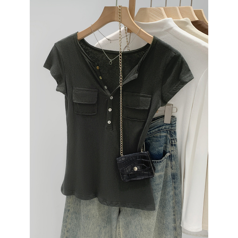 2026 Summer New Korean Style Pocket Design Button V-Neck Short-Sleeve T-Shirt for Women, Unique and Beautiful, Very Attractive Women's Clothing