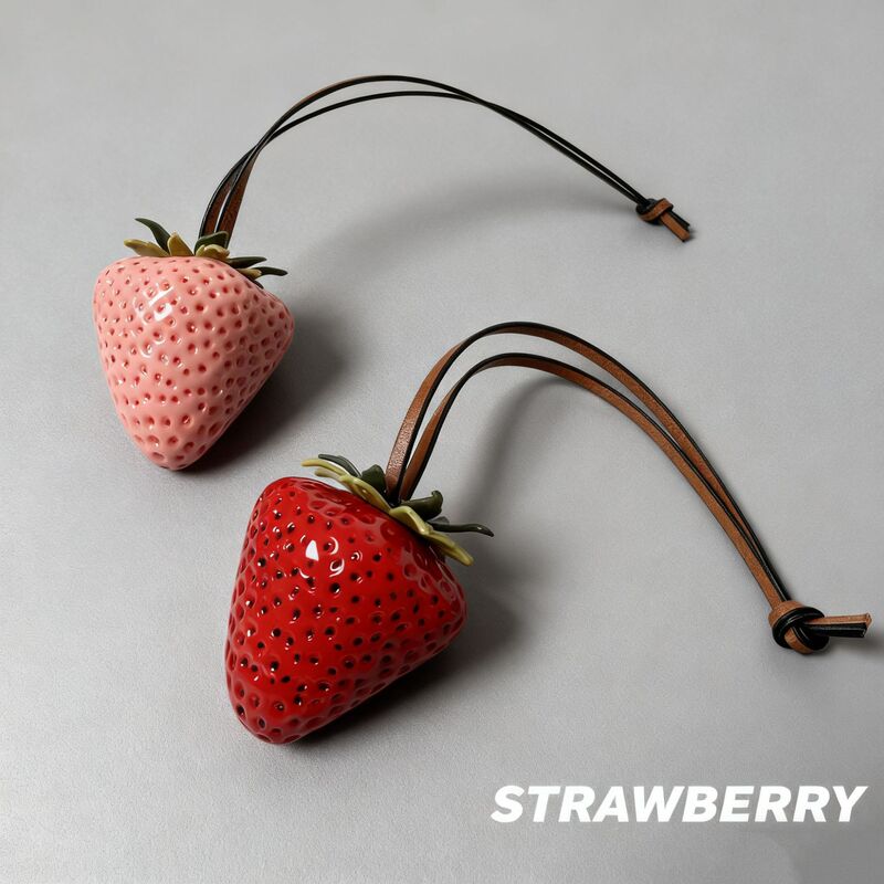 New Strawberry Bag Pendant Three-Dimensional Resin Cute Phone Lanyard Keychain Accessory Bag Pendant
