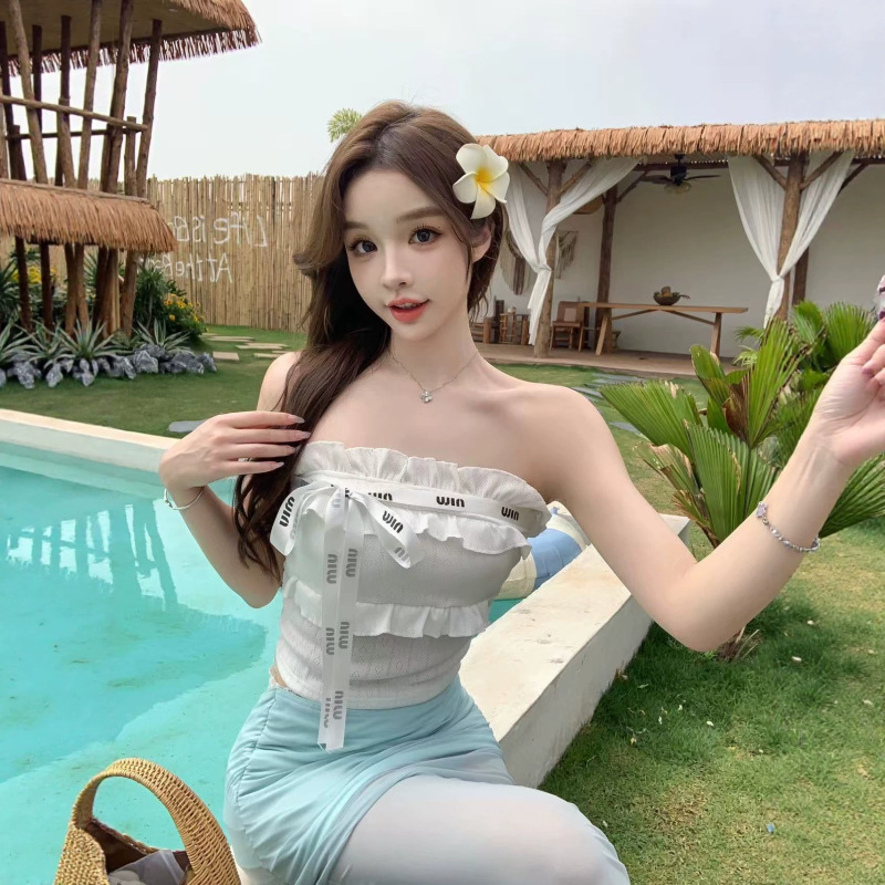New off-shoulder white lace-up short-sleeve T-shirt for women, summer Korean style, sweet, slim-fit, waist-cinching, niche, slimming, short design