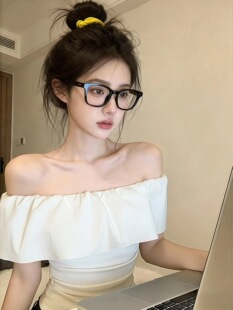 ��ɫһ�ּ����¶���Ů�¿���~߅¶����С���ӳ��Ľ^������