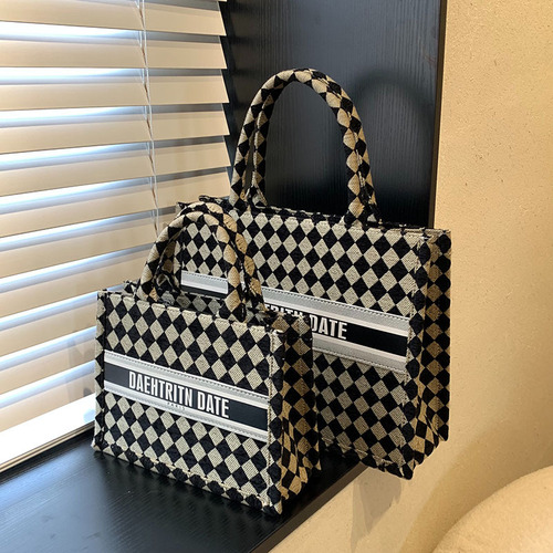 Fashionable retro contrasting diamond handheld tote bag new shoulder armpit bag women's popular large-capacity commuter bag