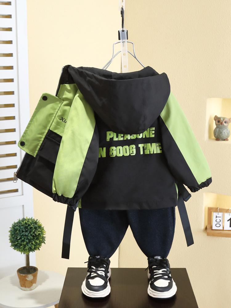 7569 cortavientos de correas a juego de colores para niños 2025 primavera nueva chaqueta casual para niños pequeños y medianos comercio exterior para niños