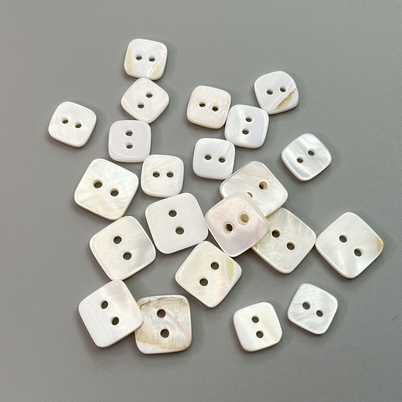 Square shell button natural shell accessories shirt shirt suit button shaped button source factory wholesale