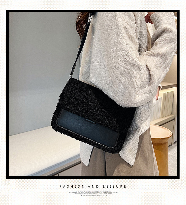The 2024 new Korean-style trendy square lambskin patchwork single-shoulder crossbody bag is a fashionable and cute small square bag for girls details Picture