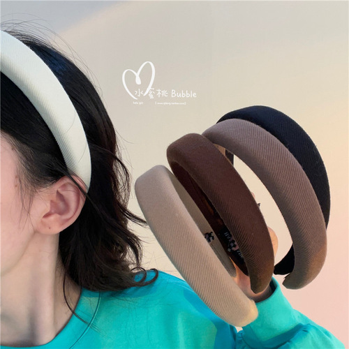 Korean autumn and winter color wide-brimmed sponge headband with high skull and niche hair-pressing headband, versatile for little girls who want to show off their face when going out