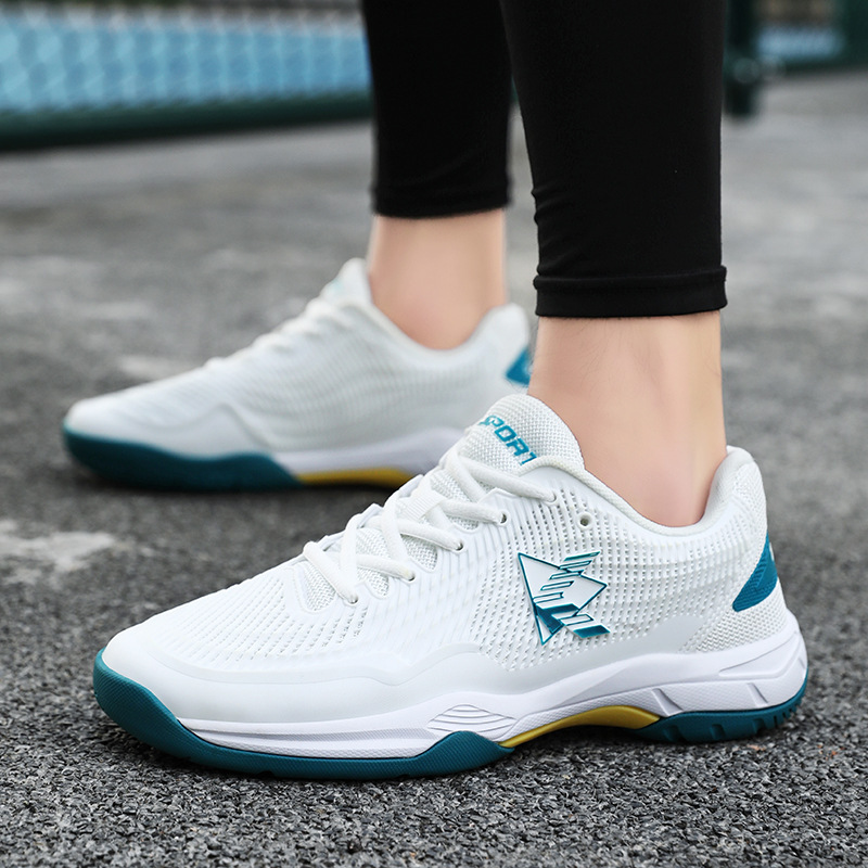 Authentic Professional-Grade Badminton Shoes Carbon Plate Wide Version for Men and Women Wear-Resistant, Anti-Torsion and Shock-Absorbing Professional Badminton Training Shoes