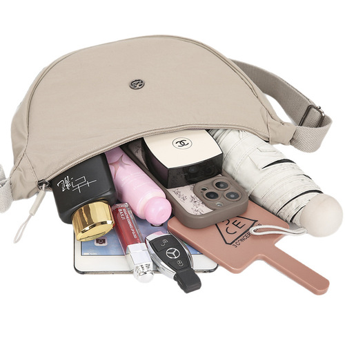 High-quality Nylon Crossbody Bag for Women, Casual and Versatile, Lightweight and Fashionable, Stylish Commuter Shoulder Bag
