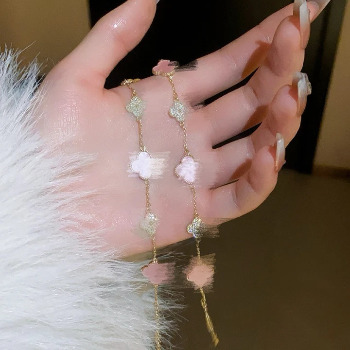 Real Gold Electroplated Zircon Four-petal Flower Bracelet ins Sweet Small Fresh Bracelet Advanced Sense Niche Bracelet for Women Wholesale