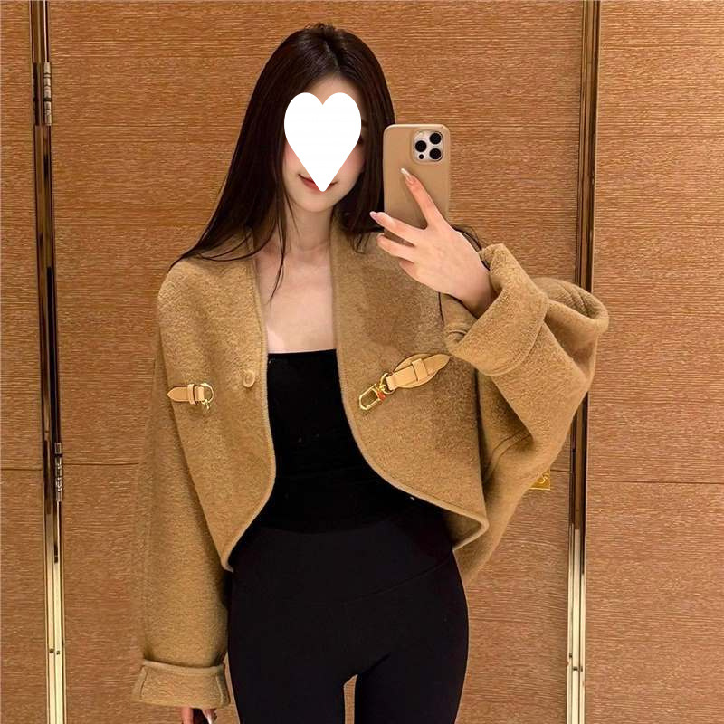 轻奢高级感棕色短款毛呢外套女2025秋季新款宽松廓形斗篷呢子大衣