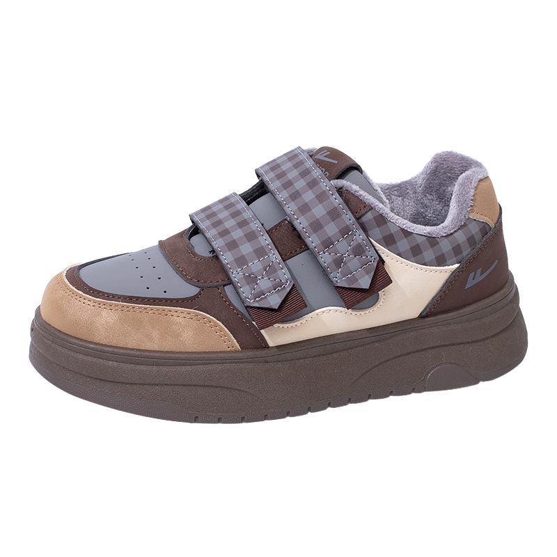 Zapatos de suela gruesa de terciopelo, calentamiento de moda, cómodos, zapatos de velcro, zapatos de skate de moda para mujeres que viajan en invierno