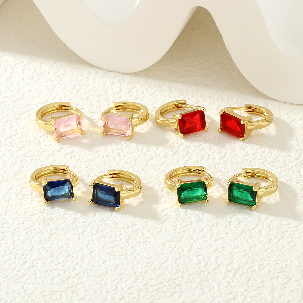 Retro small sophisticated universal square earrings with zircon