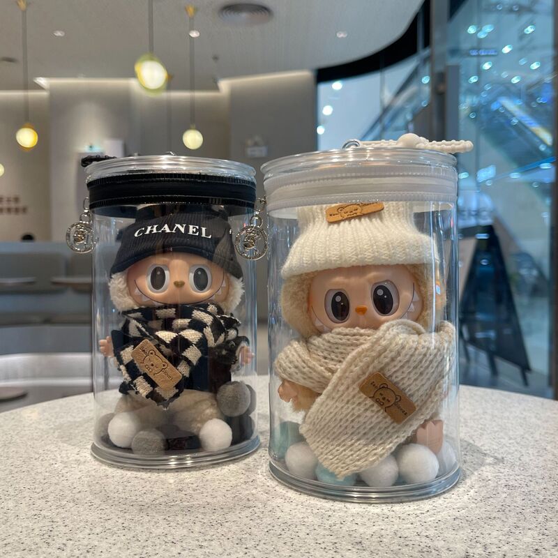 小盲は新型h 16の小さい缶の子供に乗って赤い缶v 1v 2コーラのlabubuを包んで防塵して痛みを収めて卸売りを包みます。|undefined