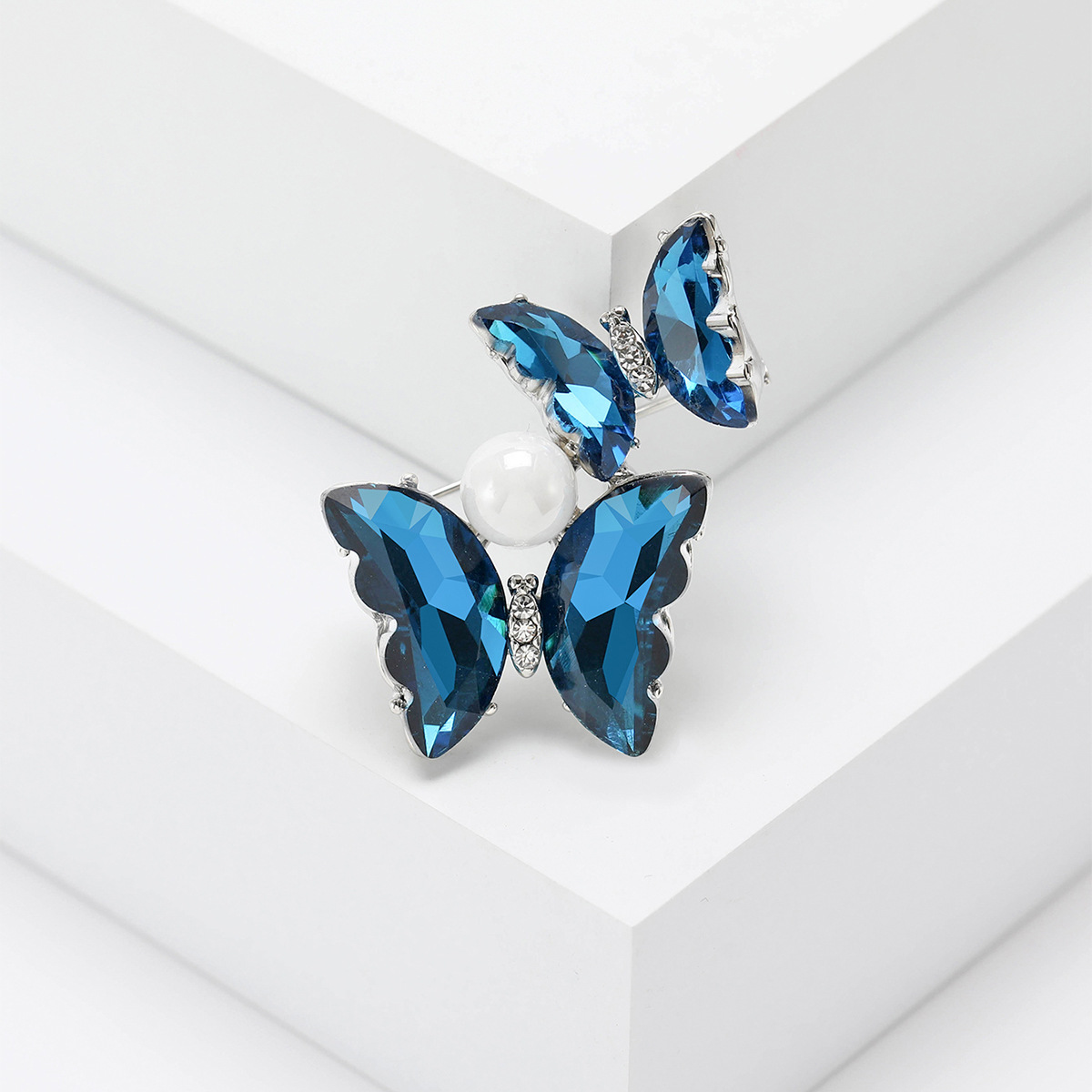 Señora Insecto Aleación Embutido Perlas Artificiales Diamantes De Imitación Mujeres Broches display picture 4