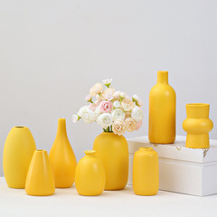 黄色の路宝の陶磁器の花瓶の置物の民宿のテレビの戸棚の生け花の乾いた花の軽い贅沢な高級感のアマゾンの越境品
